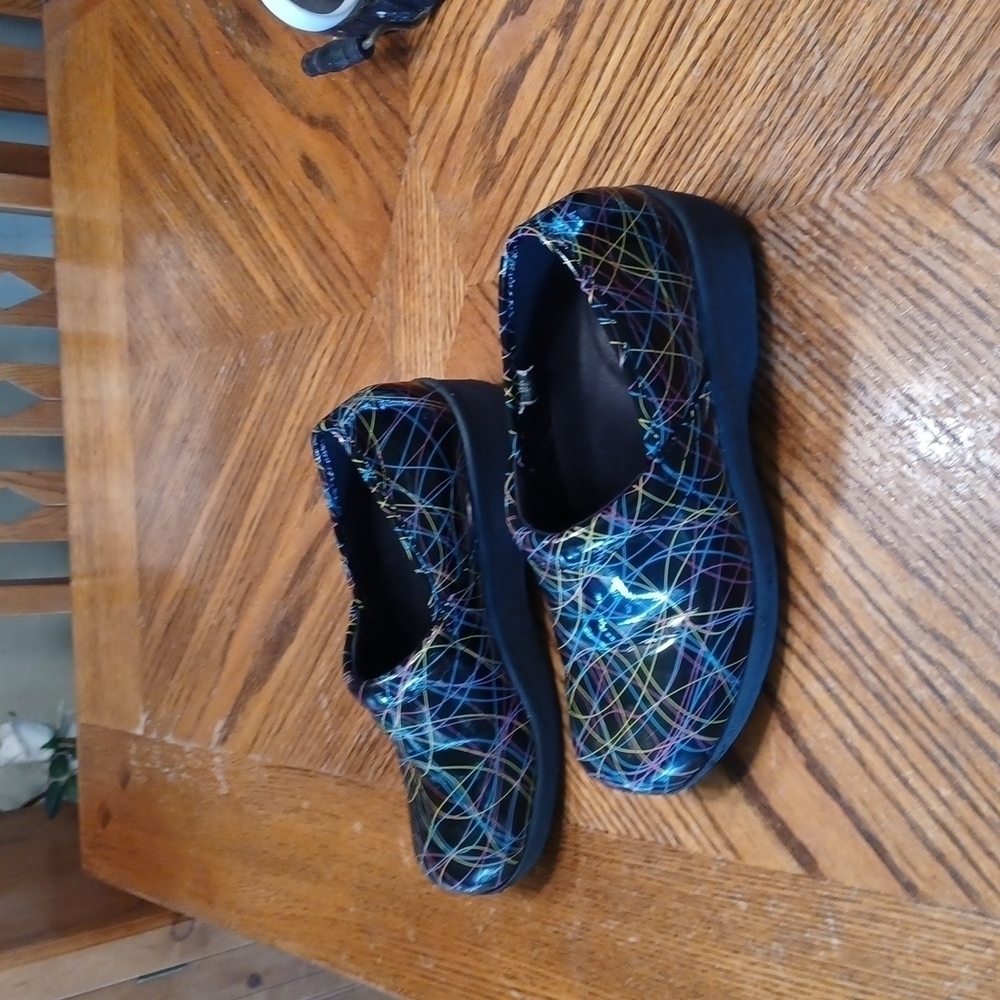 SafeTStep Shoes - Picture 2 of 9